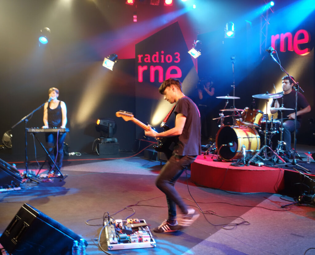 Imagen destacada de noticia: LINDA GUILALA Conciertos Radio 3, TVE [Es]: Playlist completo [TV Video]